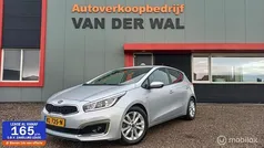 Grijs (metallic) Gebruikt 2016 Kia Ceed Hatchback | € 9.999 (Eerlijke prijs)
