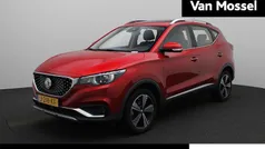 Rood Gebruikt 2020 MG ZS Luxury Sedan | € 14.945 (Eerlijke prijs)