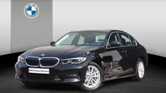 Zwart, metallic lak Gebruikt 2020 BMW 330e Executive Sedan | € 29.900 (Eerlijke prijs)