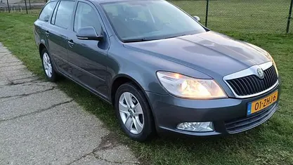 Grijs Gebruikt 2012 Skoda Octavia Comfort Stationwagen | € 3.150 (Goede deal)