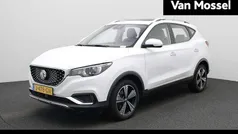 Wit Gebruikt 2020 MG ZS Luxury Sedan | € 14.995 (Eerlijke prijs)