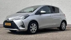 Grijs Gebruikt 2017 Toyota Yaris Design Hatchback | € 12.685 (Eerlijke prijs)