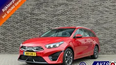 Rood Gebruikt 2022 Kia Ceed Hatchback | € 22.700 (Eerlijke prijs)