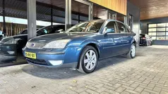 Blauw Gebruikt 2005 Ford Mondeo Futura Hatchback | € 1.495 (Eerlijke prijs)