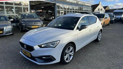 Wit Gebruikt 2020 Seat Leon FR Hatchback | € 19.950 (Eerlijke prijs)