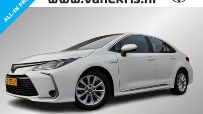 Wit Occasion 2022 Toyota Corolla Active Sedan | € 21.899 (Eerlijke prijs)