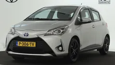 Grijs Gebruikt 2019 Toyota Yaris Hybrid Limited Hatchback | € 16.945 (Eerlijke prijs)