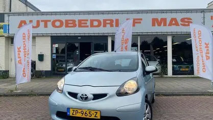 Blauw Gebruikt 2006 Toyota Aygo Hatchback | € 4.750 (Eerlijke prijs)