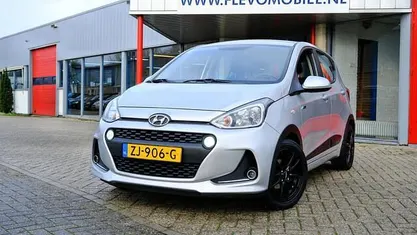 Grijs (metallic) Occasion 2019 Hyundai i10 Comfort Hatchback | € 8.650 (Eerlijke prijs)