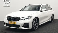 Wit Gebruikt 2022 BMW 320 Executive Stationwagen | € 37.740 (Eerlijke prijs)