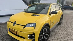 Geel Nieuw 2025 Renault R5 Iconic Hatchback | € 31.850 (Goede deal)