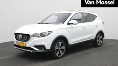 Wit Gebruikt 2021 MG ZS Luxury Sedan | € 14.999 (Eerlijke prijs)