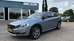 Blauw Gebruikt 2017 Volvo V60 CC Stationwagen | € 18.950 (Super prijs)