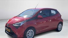 Gebruikt 2021 Toyota Aygo X-play Hatchback | € 13.950 (Eerlijke prijs)