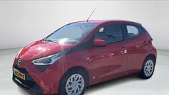 Rood Gebruikt 2021 Toyota Aygo X-play Hatchback | € 14.450 (Eerlijke prijs)