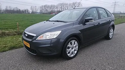 Grijs Gebruikt 2008 Ford Focus Titanium Hatchback | € 2.450 (Goede deal)