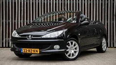 Zwart, metallic lak Gebruikt 2005 Peugeot 206 CC Cabriolet | € 2.195 (Eerlijke prijs)