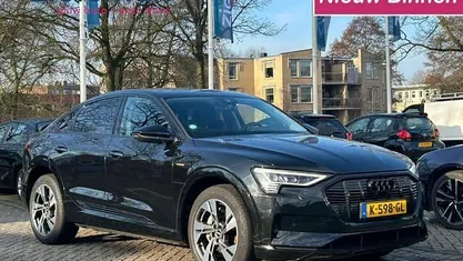 Zwart Occasion 2020 Audi e-tron Business SUV | € 28.345 (Eerlijke prijs)