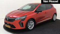 Gebruikt 2024 Renault Clio V Evolution Hatchback | € 19.435 (Eerlijke prijs)