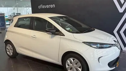 Wit Gebruikt 2019 Renault Zoe Life Hatchback | € 10.900 (Eerlijke prijs)