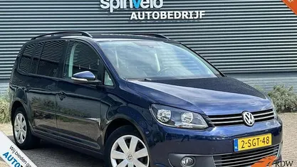Blauw Gebruikt 2013 VW Touran Comfortline MPV | € 8.499 (Goede deal)