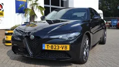 Zwart Gebruikt 2021 Alfa Romeo Giulia Super Sedan | € 35.950 (Eerlijke prijs)