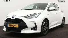 Wit Gebruikt 2020 Toyota Yaris Hybrid Hatchback | € 19.945 (Eerlijke prijs)