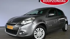 Grijs Gebruikt 2011 Renault Clio II Collection Hatchback | € 2.940 (Eerlijke prijs)