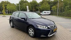 Blauw Gebruikt 2019 Lexus CT200h Hatchback | € 14.950 (Eerlijke prijs)