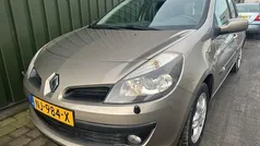 Bruin Gebruikt 2008 Renault Clio GrandTour Dynamique Stationwagen | € 3.499 (Goede deal)