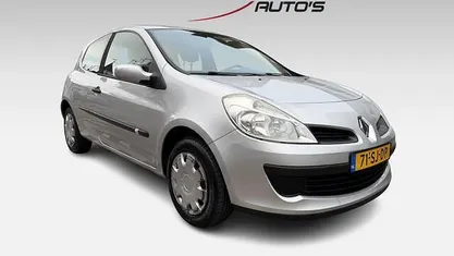 Grijs Gebruikt 2006 Renault Clio II Expression Hatchback | € 2.250 (Eerlijke prijs)