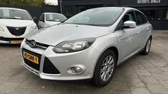 Grijs Gebruikt 2011 Ford Focus Titanium Sedan | € 7.450 (Eerlijke prijs)