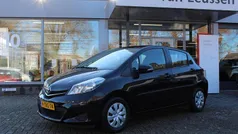 Zwart Gebruikt 2014 Toyota Yaris Hatchback | € 9.400 (Eerlijke prijs)