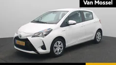 Wit Gebruikt 2020 Toyota Yaris Hybrid Active Hatchback | € 17.440 (Eerlijke prijs)