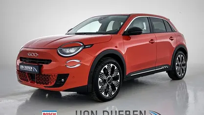 Oranje Occasion 2023 Fiat 600E La Prima SUV | € 24.775 (Eerlijke prijs)