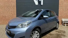 Blauw Gebruikt 2014 Toyota Yaris Hatchback | € 8.950 (Eerlijke prijs)