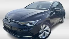 Zwart Gebruikt 2020 VW Golf VII Style Hatchback | € 25.950 (Eerlijke prijs)