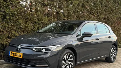 Grijs Occasion 2023 VW Golf VIII Style Hatchback | € 21.890 (Super prijs)