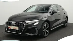 Zwart Gebruikt 2022 Audi A3 Sportback e-tron S-Line Sedan | € 31.400 (Eerlijke prijs)