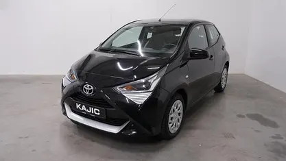 Zwart Gebruikt 2020 Toyota Aygo X-play Hatchback | € 11.450 (Eerlijke prijs)