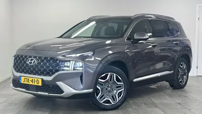 Occasion 2025 Hyundai Santa Fe Premium SUV | € 40.695 (Super prijs)
