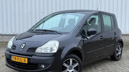 Zwart Occasion 2011 Renault Modus Dynamique MPV | € 2.999 (Eerlijke prijs)