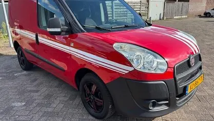 Occasion Fiat Doblò 135 PK (99 kW) 2014 Rood MPV