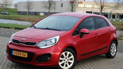 Occasion Kia Rio 86 PK (63 kW) 2013 Rood Hatchback