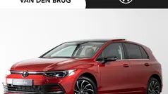 Rood Gebruikt 2022 VW Golf VIII Style Hatchback | € 26.895 (Eerlijke prijs)