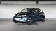 Blue ridge mountain met accent frozen grey metallic (blauw metallic) Gebruikt 2022 BMW i3 Comfort Edition Hatchback | € 25.900 (Eerlijke prijs)