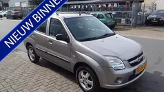 Grijs Gebruikt 2004 Suzuki Ignis GLS Hatchback | € 1.650 (Eerlijke prijs)