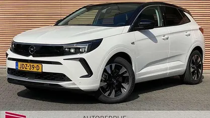 Wit Occasion 2023 Opel Grandland X Elegance SUV | € 25.900 (Goede deal)