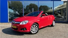 Rood Gebruikt 2005 Opel Tigra Enjoy Cabriolet | € 3.499 (Eerlijke prijs)