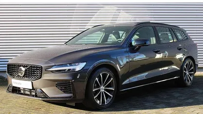 Occasion 2024 Volvo V60 Plus Stationwagen | € 40.950 (Eerlijke prijs)